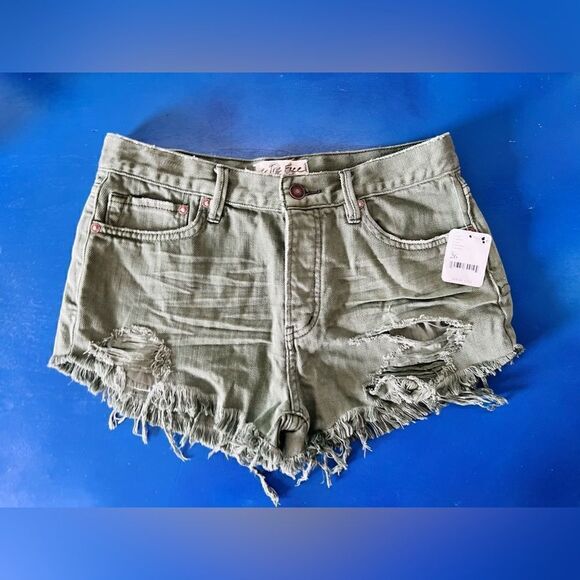 Free People NWT distressed shorts size 26 - Picture 1 of 7